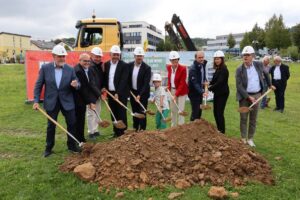 Hospizstiftung Idsteiner Land feiert den ersten Spatenstich für den Bau des neuen Idsteiner Hospizes